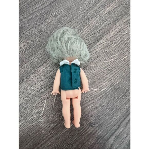 Barbie  Vintage Toys Alice in Wonderland Doll top In Green  4” 1994 - Picture 2 of 6